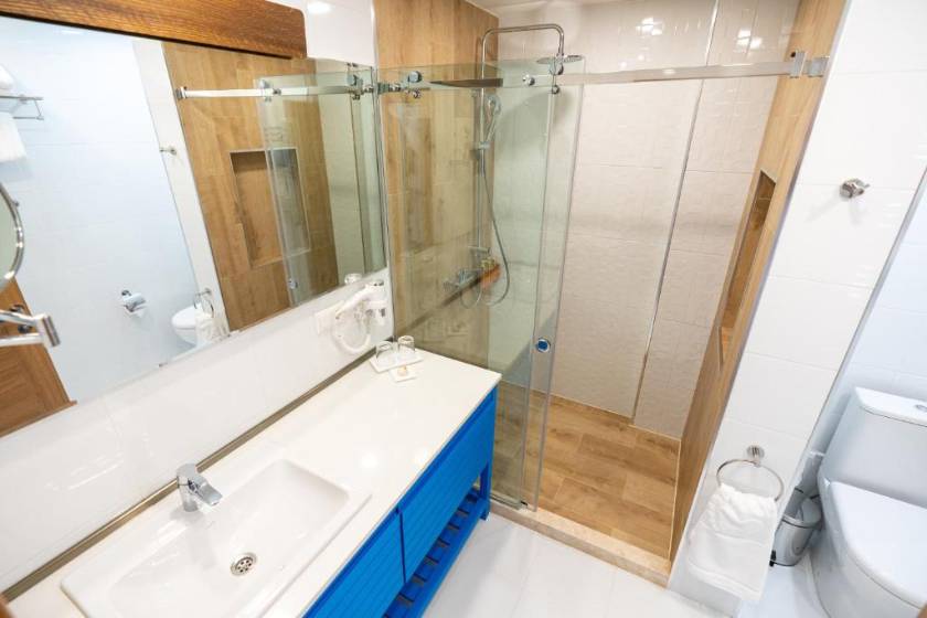 Seagull Beachfront Boutique Hotel - Studio with Balcony