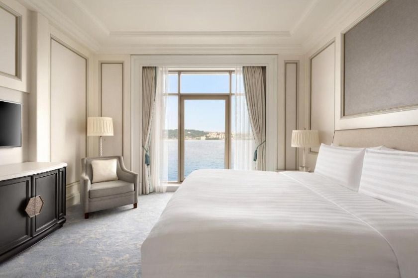 Shangri-La Bosphorus, Istanbul - Deluxe Bosphorus Suite with exclusive Horizon privileges