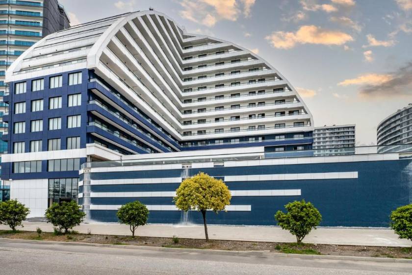 The Grandeur Hotel - facade