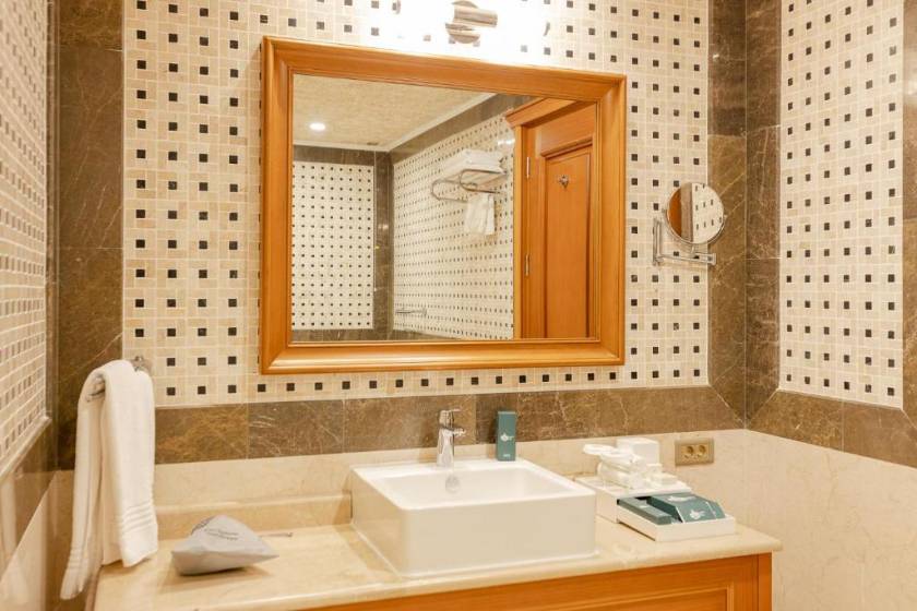 Hotel London 1889 & Casino - Business Suite