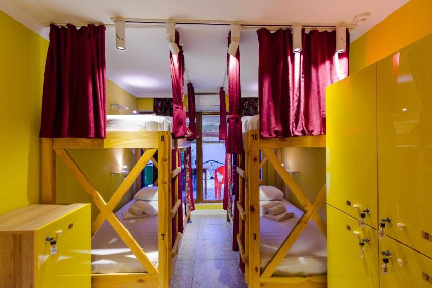 Batumi Surf Hostel - Single Bed in Mixed Dormitory Room