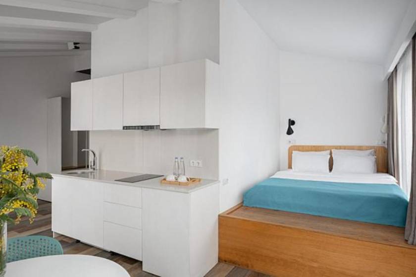 Mariinsky Boutique Hotel - Apartment with View and Balcony