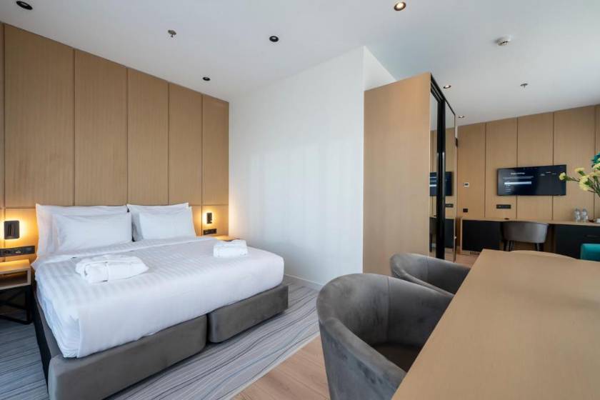 The Grandeur Hotel - Double Room with Balcony and Sea View