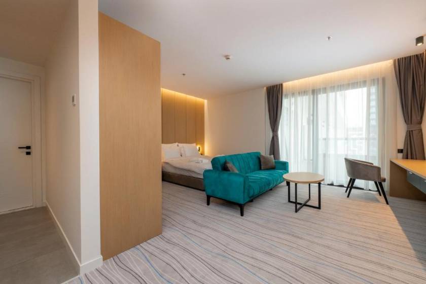 The Grandeur Hotel - Junior Suite