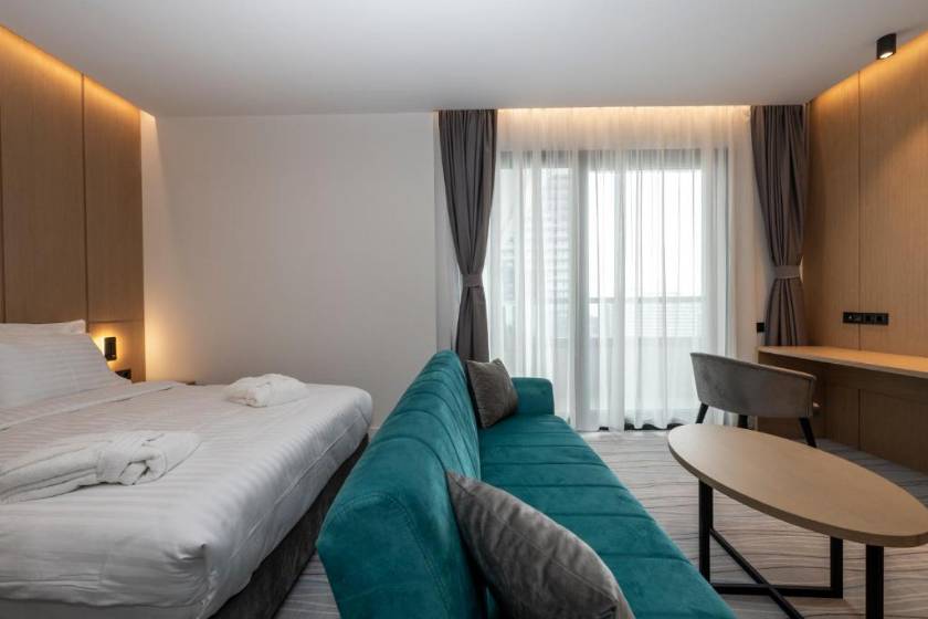 The Grandeur Hotel - Junior Suite