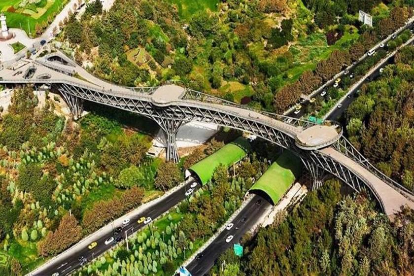 پل طبیعت از نمای بالا. منبع عکس: وبسایت Ostovarsazan.Com. عکاس: نامشخص