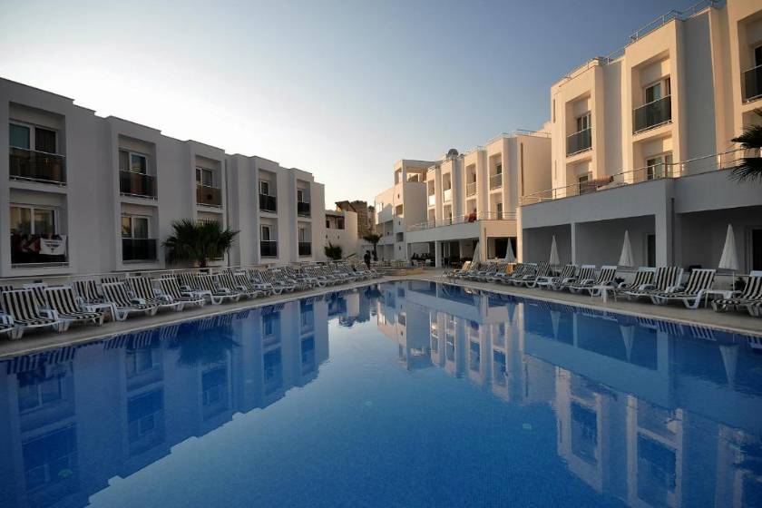 Club Shark Hotel -  pool