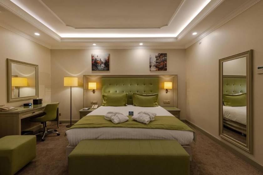 Hotel London 1889 & Casino - Business Suite