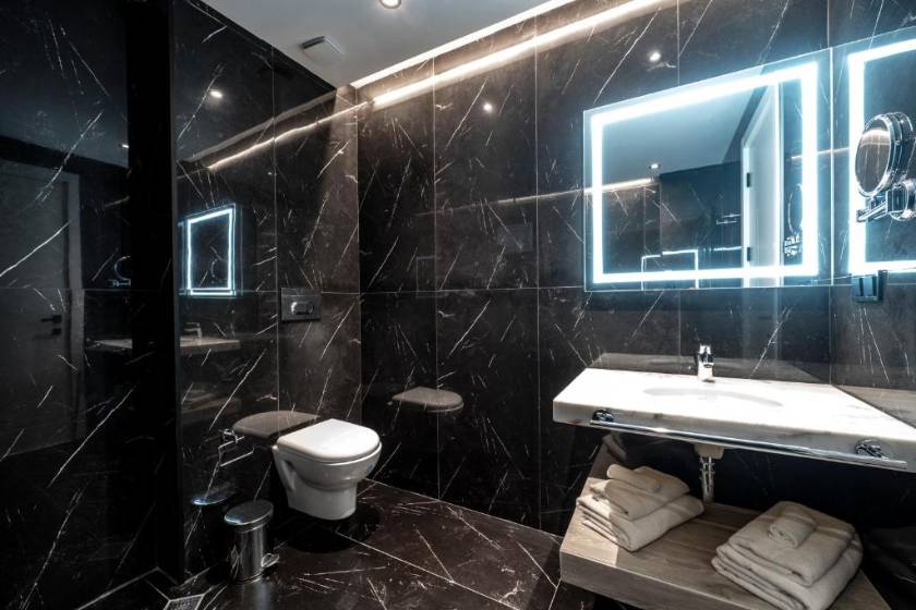 The Grandeur Hotel - Deluxe Double Room with Balcony and Sea View