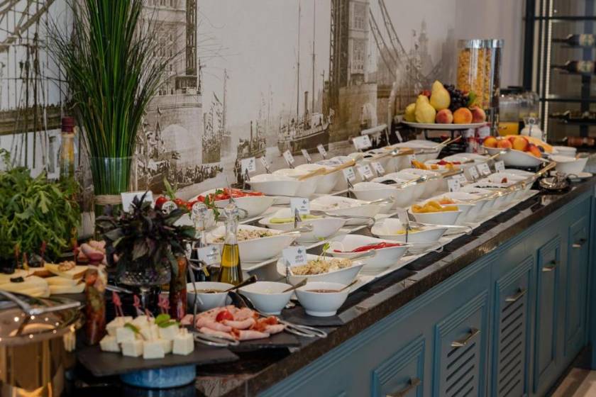 Hotel London 1889 & Casino - breakfast