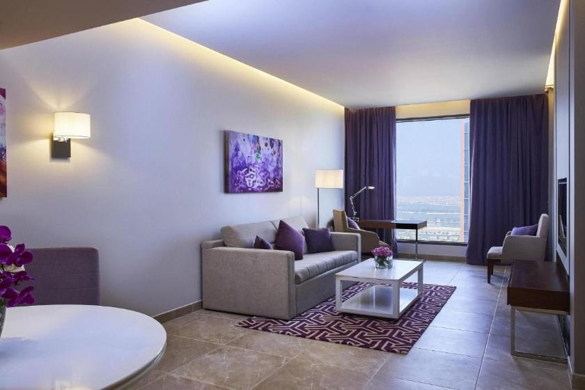 Mercure Hotel Apartments Dubai Barsha Heights Dubai - One-Bedroom Suite Skyline View