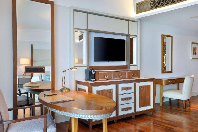 Waldorf Astoria Dubai Palm Jumeirah Dubai - Superior King Room - Disability Access