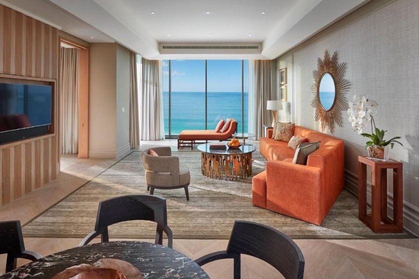 Mandarin Oriental Jumeira, Dubai - Mandarin Sea Front Suite with Club Lounge Access