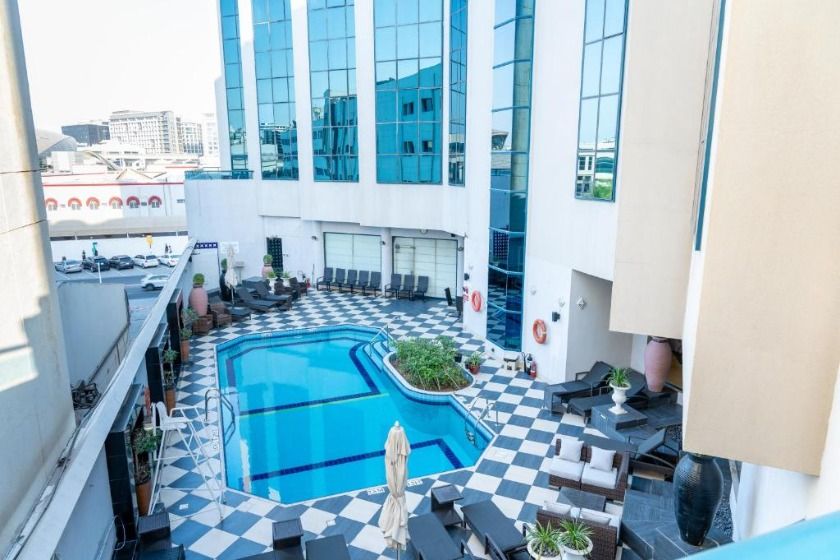 Majestic Cove Hotel Dubai - pool