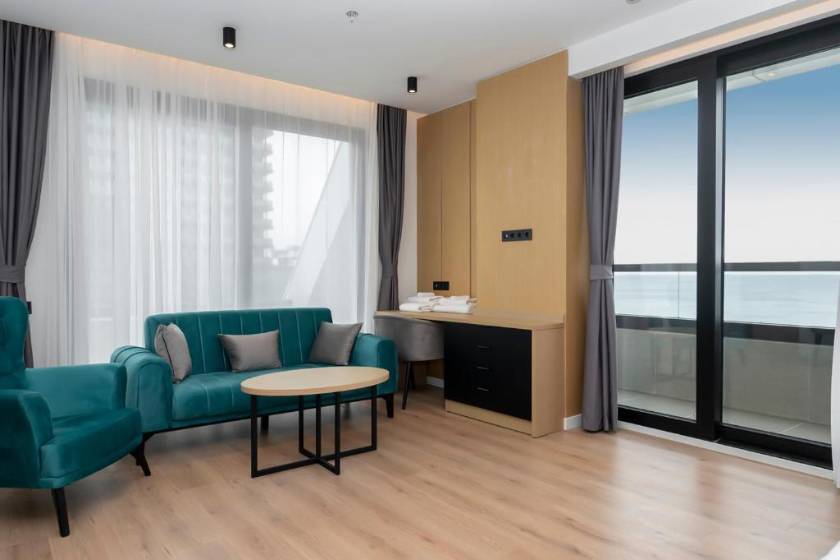 The Grandeur Hotel - Junior Suite with Sea View