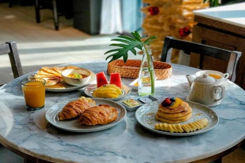 Saturdays Residence by Brown Starling phuket - breakfast