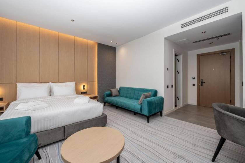 The Grandeur Hotel - Double Room with Balcony and Sea View