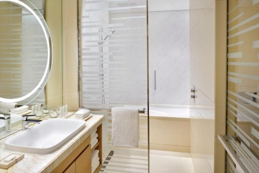 Crowne Plaza Dubai Marina an IHG Hotel Dubai - Premium King Room with Marina View