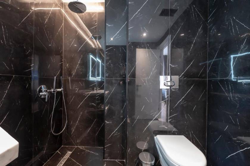 The Grandeur Hotel - Double Room with Balcony and Sea View