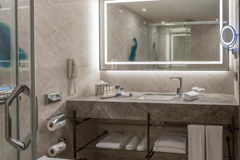 DoubleTree by Hilton Hotel Istanbul Sirkeci Istanbul - Queen Room with Balcony
