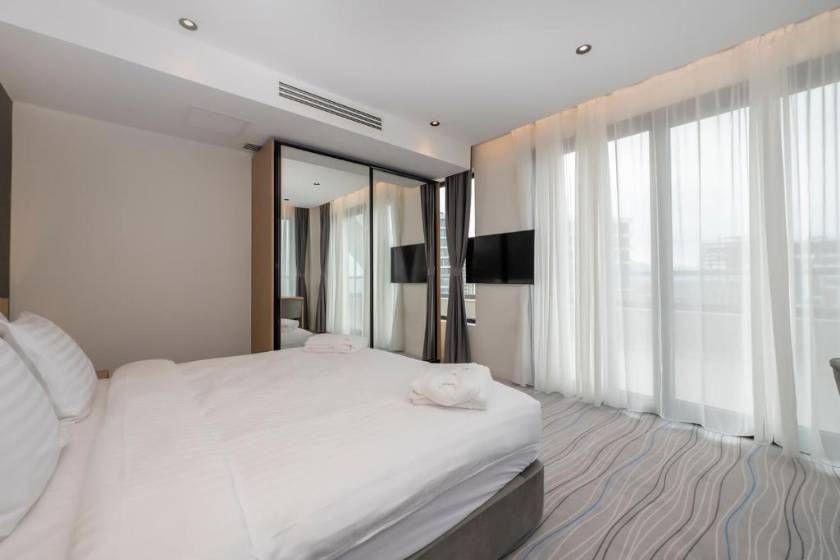 The Grandeur Hotel - Junior Suite with Sea View