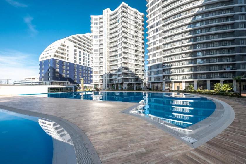 The Grandeur Hotel - facade