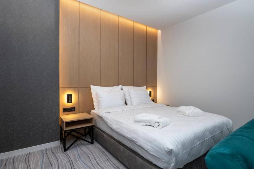 The Grandeur Hotel - Junior Suite