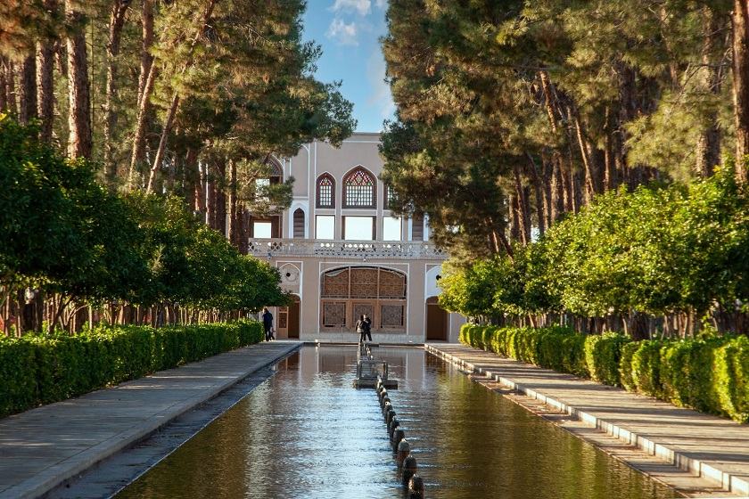 حوض باغ دولت آباد یزد. منبع عکس: گوگل مپ. عکاس: Saeed Garaaghaji