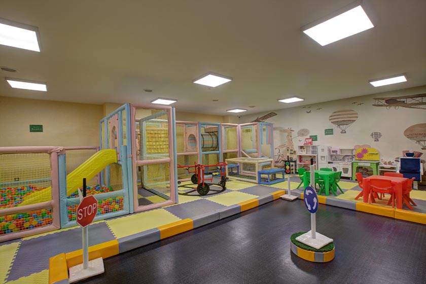 هتل آراز نوشهر - اتاق بازی کودک