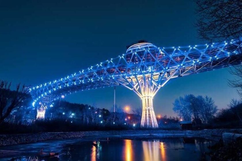 پل طبیعت به مناسبت روز سازمان ملل متحد آبی می‌شود