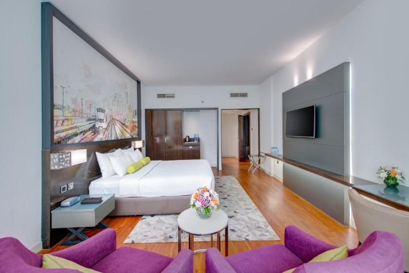 Howard Johnson Plaza by Wyndham Dubai Deira Dubai - Luxuria Suite with King Bed