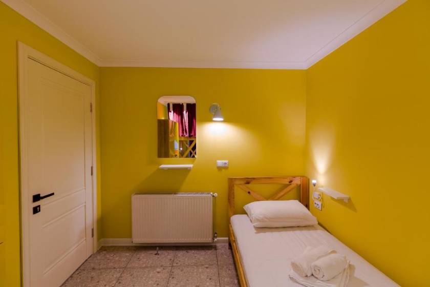 Batumi Surf Hostel - Single Bed in Dormitory Room