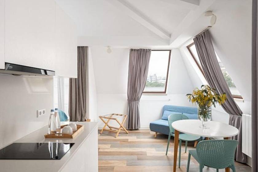 Mariinsky Boutique Hotel - Apartment with View and Balcony