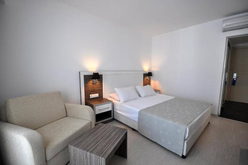 Club Shark Hotel - Standard Single Room