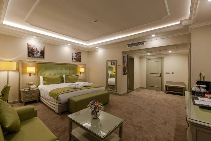 Hotel London 1889 & Casino - Business Suite