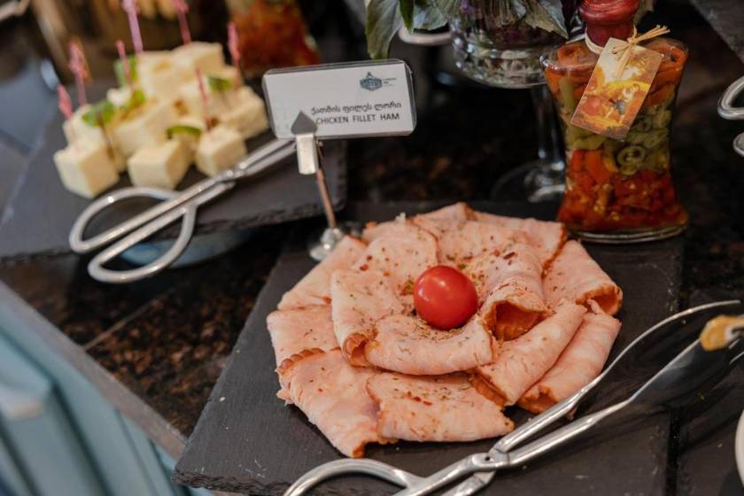 Hotel London 1889 & Casino - food and drink