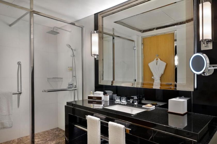 Hilton Dubai Palm Jumeirah Dubai - Premium King Room 