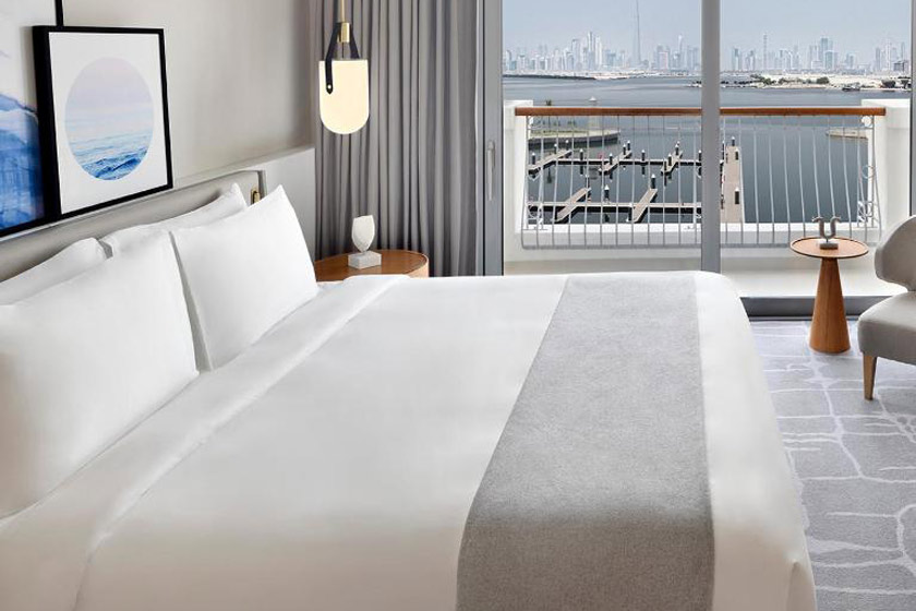 Vida Creek Harbour Dubai - Marina View Premier Suite Corner 