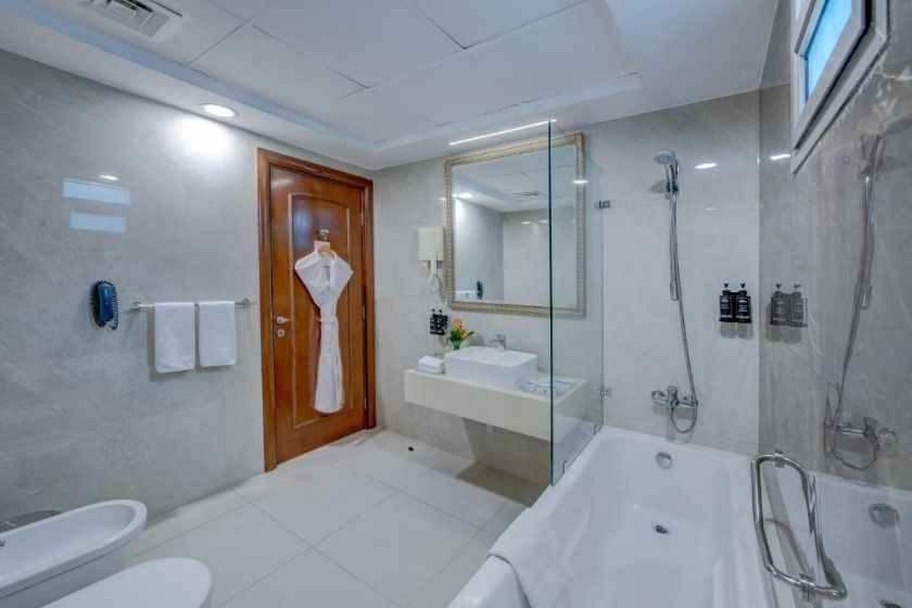 Howard Johnson Plaza by Wyndham Dubai Deira Dubai - Executive King Room
