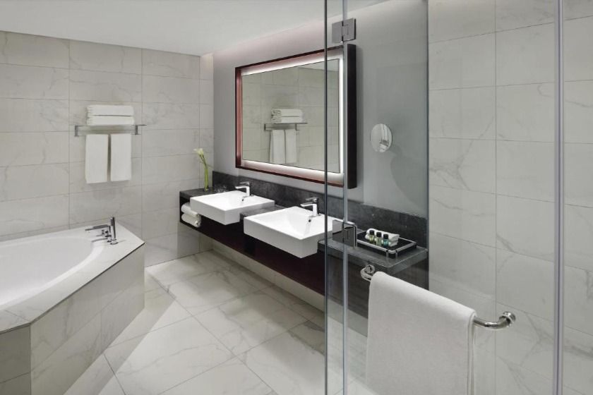 Movenpick Hotel and Apartments Dubai - Junior Suite