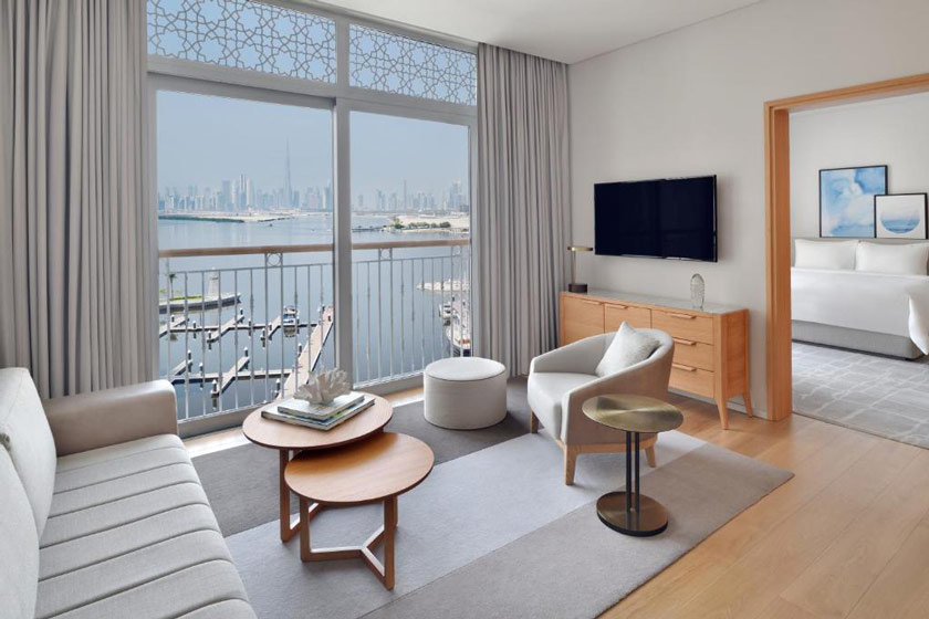 Vida Creek Harbour Dubai - Marina View Premier Suite Corner 
