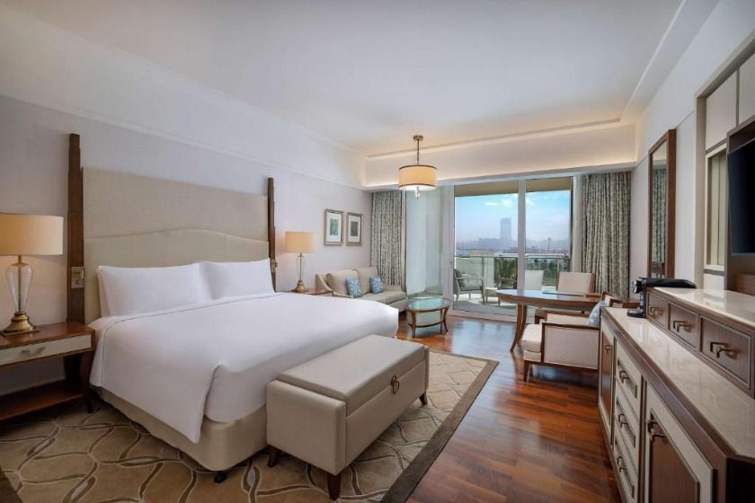 Waldorf Astoria Dubai Palm Jumeirah Dubai - Superior King Room - Disability Access
