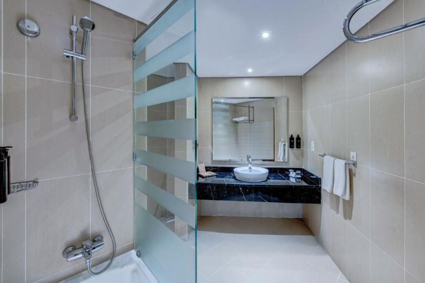 Millennium Central Downtown Dubai - Business Class Room with King Bed