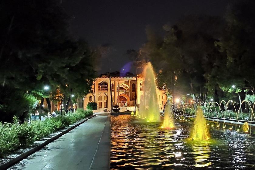 بوستان هشت بهشت