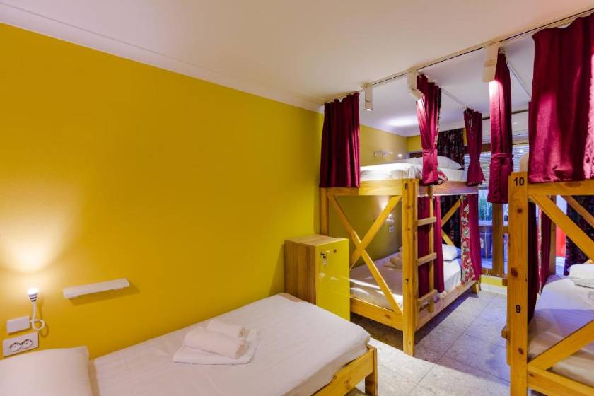 Batumi Surf Hostel - Single Bed in Dormitory Room