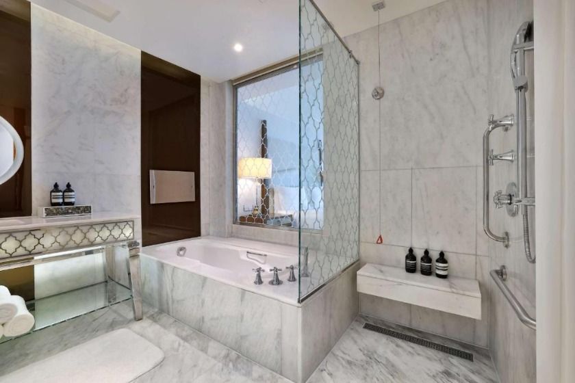 Waldorf Astoria Dubai Palm Jumeirah Dubai - Superior King Room - Disability Access