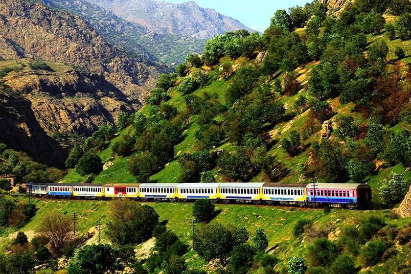 به صدا درآمدن سوت نخستین قطار گردشگری گیلان