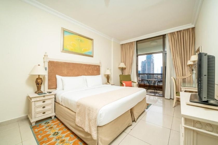 Mercure Hotel Apartments Dubai Barsha Heights Dubai - One-Bedroom Apartment Skyline View