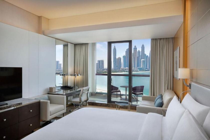 Hilton Dubai Palm Jumeirah Dubai - Premium King Room 
