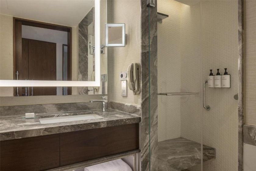 Conrad Istanbul Bosphorus Istanbul - Deluxe Twin Room with Park View